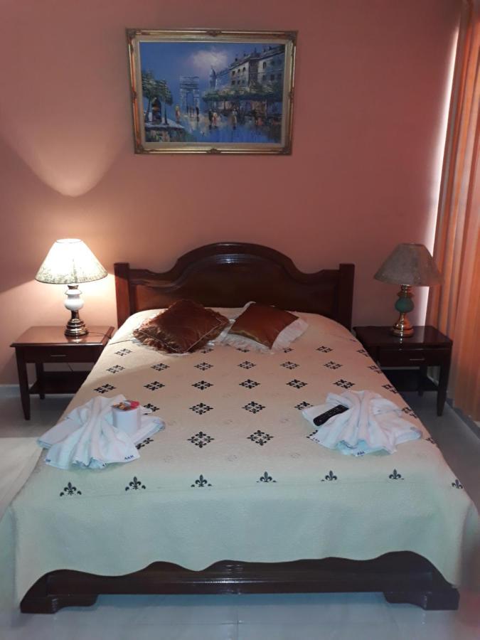 Hotel Viru Viru 1 Санта-Крус-де-ла-Сьерра Экстерьер фото